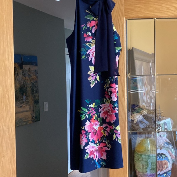 Vince Camuto dress - Picture 6 of 9